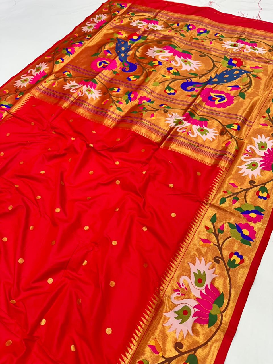 Rajhuns Paithani Saree