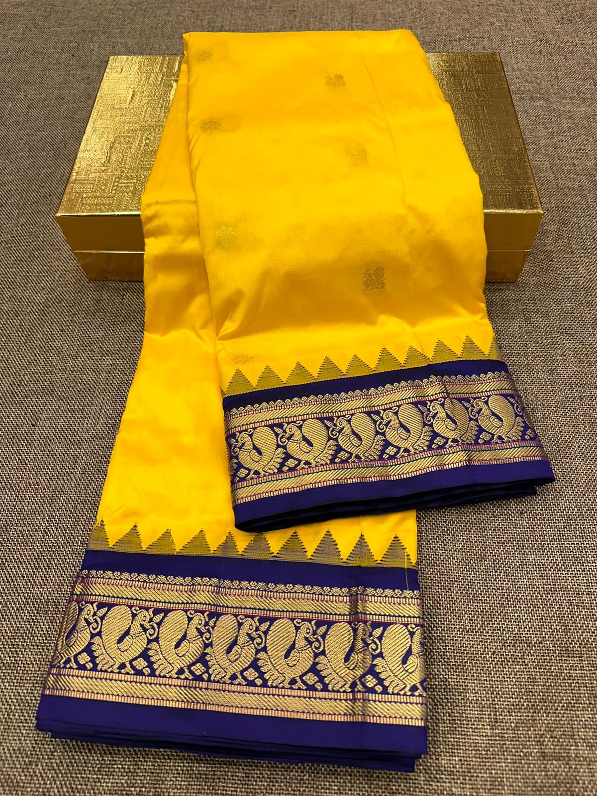 Gadwal Saree