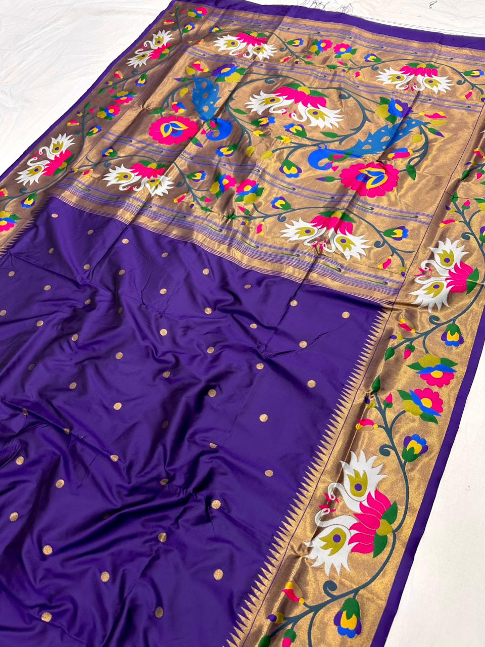 Rajhuns Paithani Saree