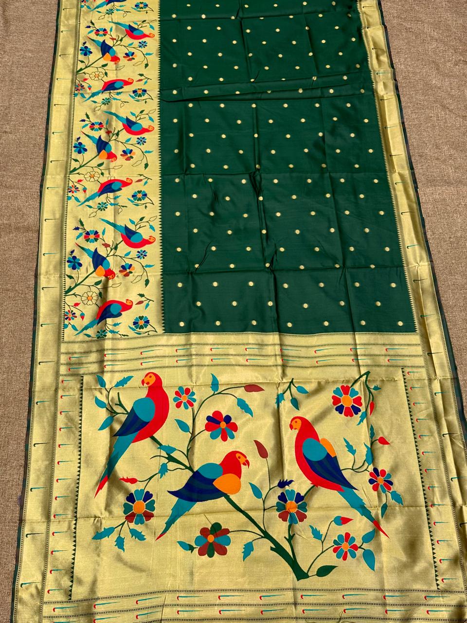 Big border paithani