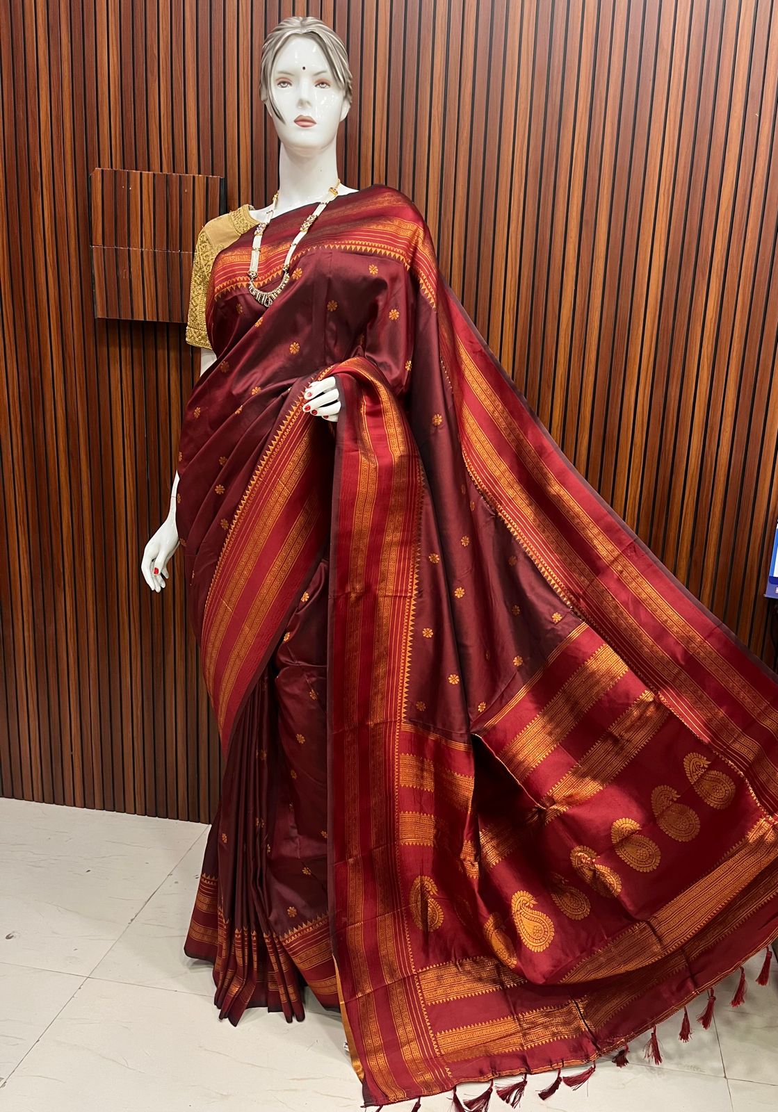 Semi Narayanpeth Saree