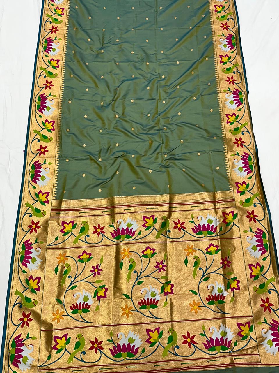 Rajhauns Paithani Saree