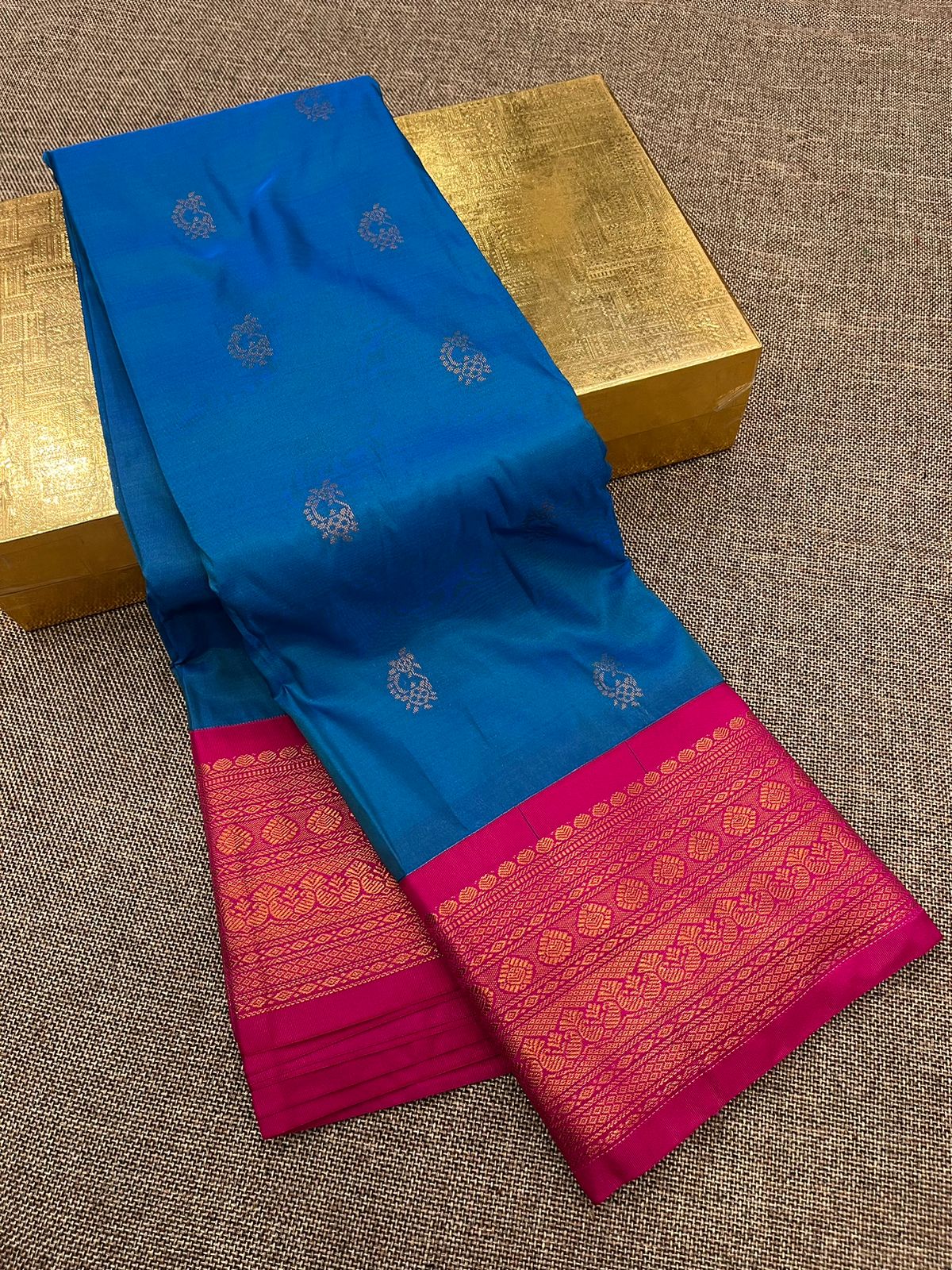 Nath paithani saree