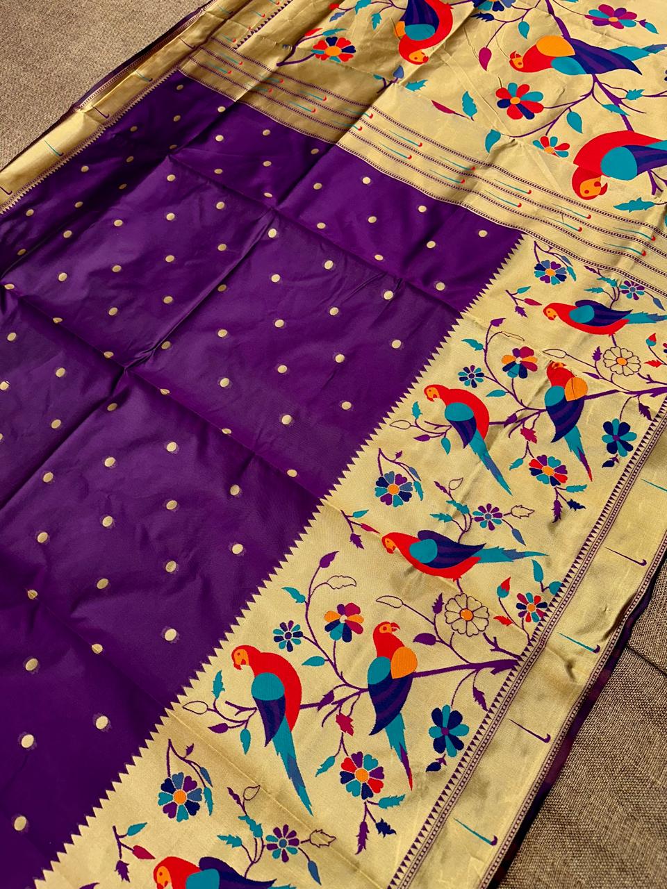 Big border paithani