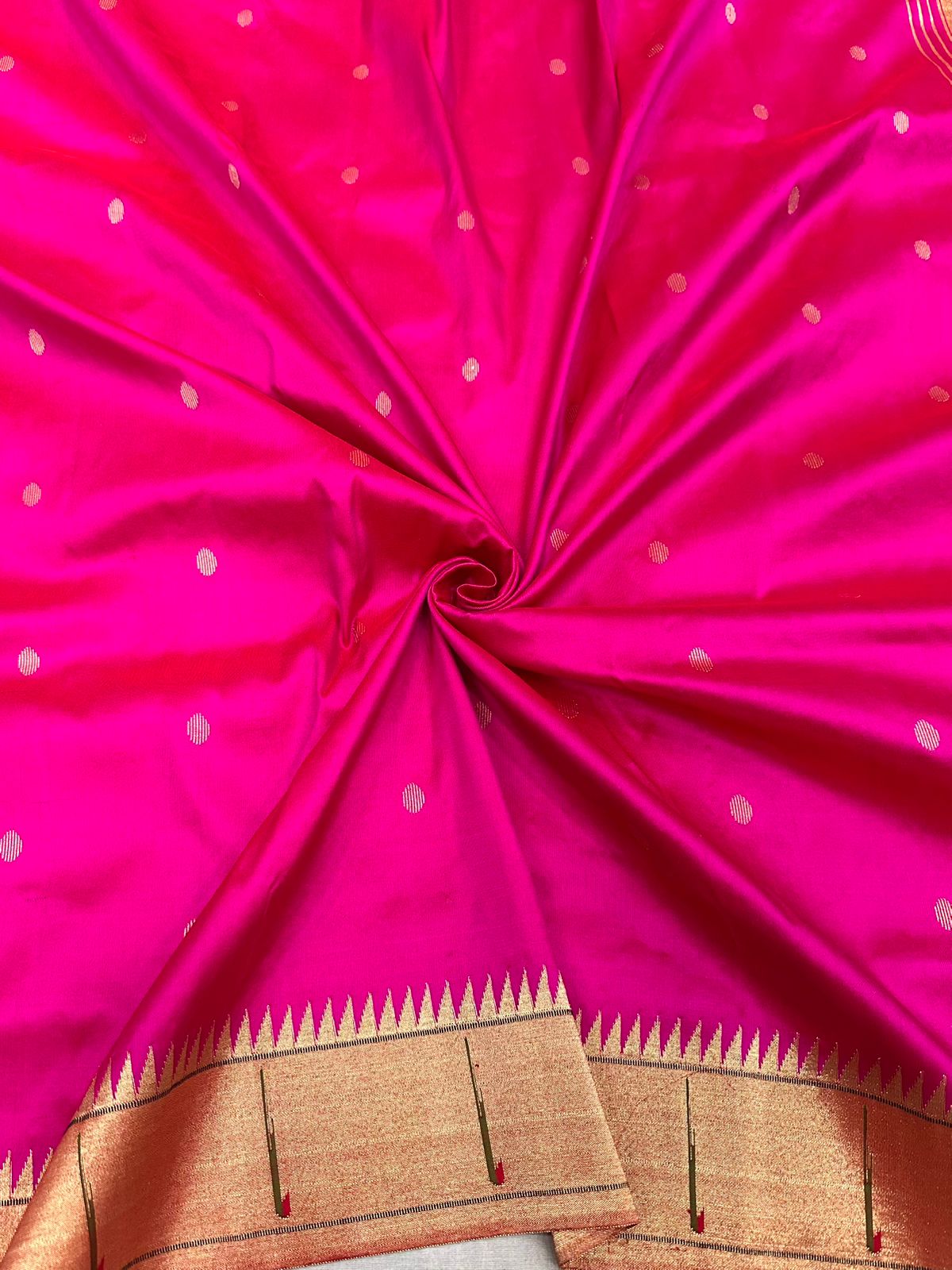 Hand Woven Pure Silk Muniya Border Paithani Saree