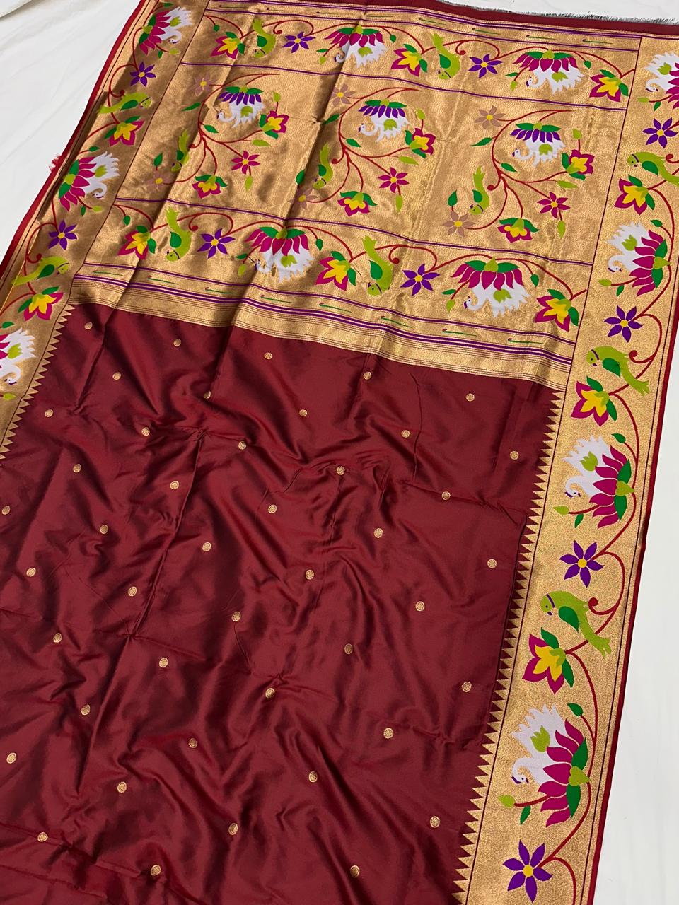 Rajhauns Paithani Saree