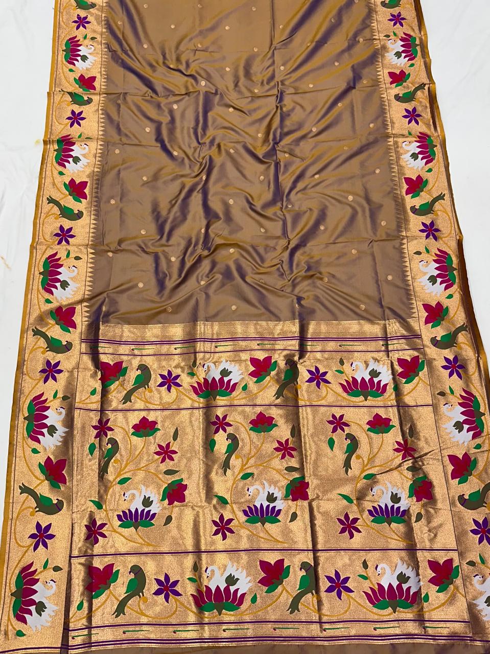 Rajhauns Paithani Saree