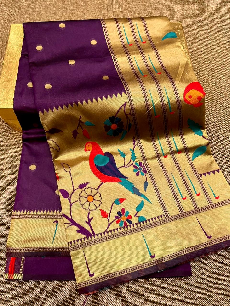 Big border paithani
