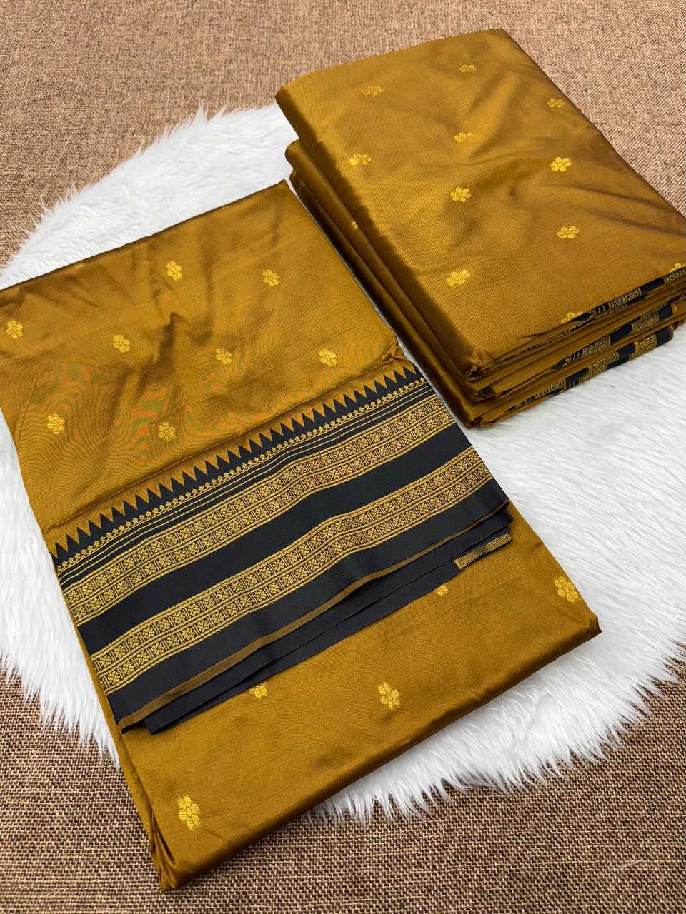 Semi Narayanpeth Saree
