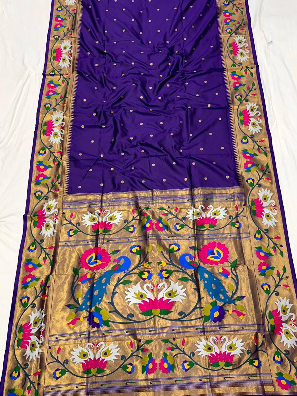 Rajhuns Paithani Saree