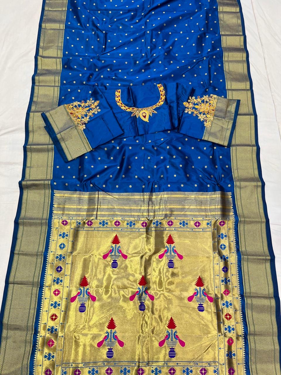 Kalanjali Paithani with Designer Blouse Pis