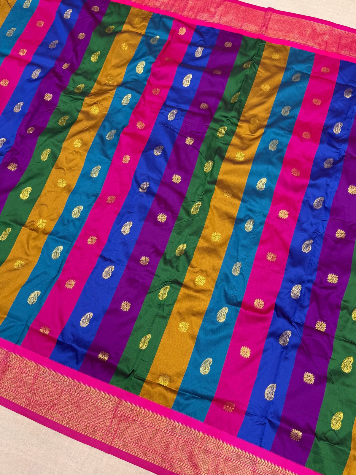 Saptarangi paithani saree