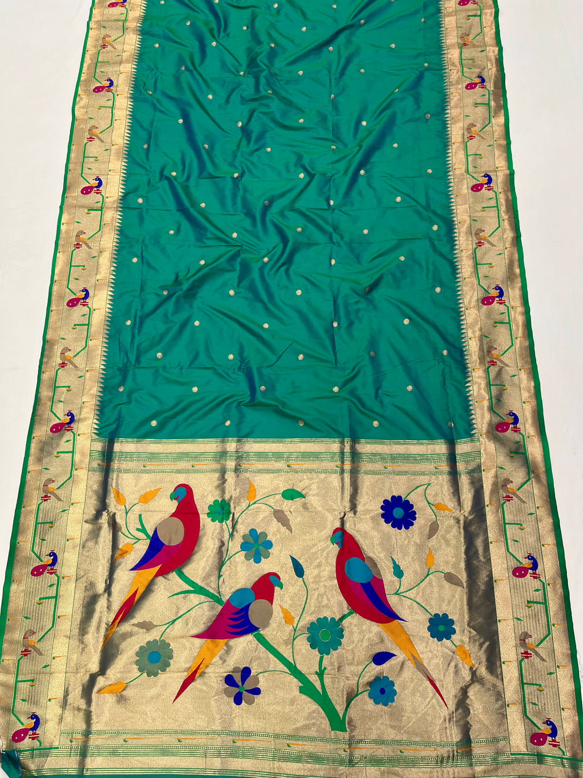 Peacock & parrot border paithani