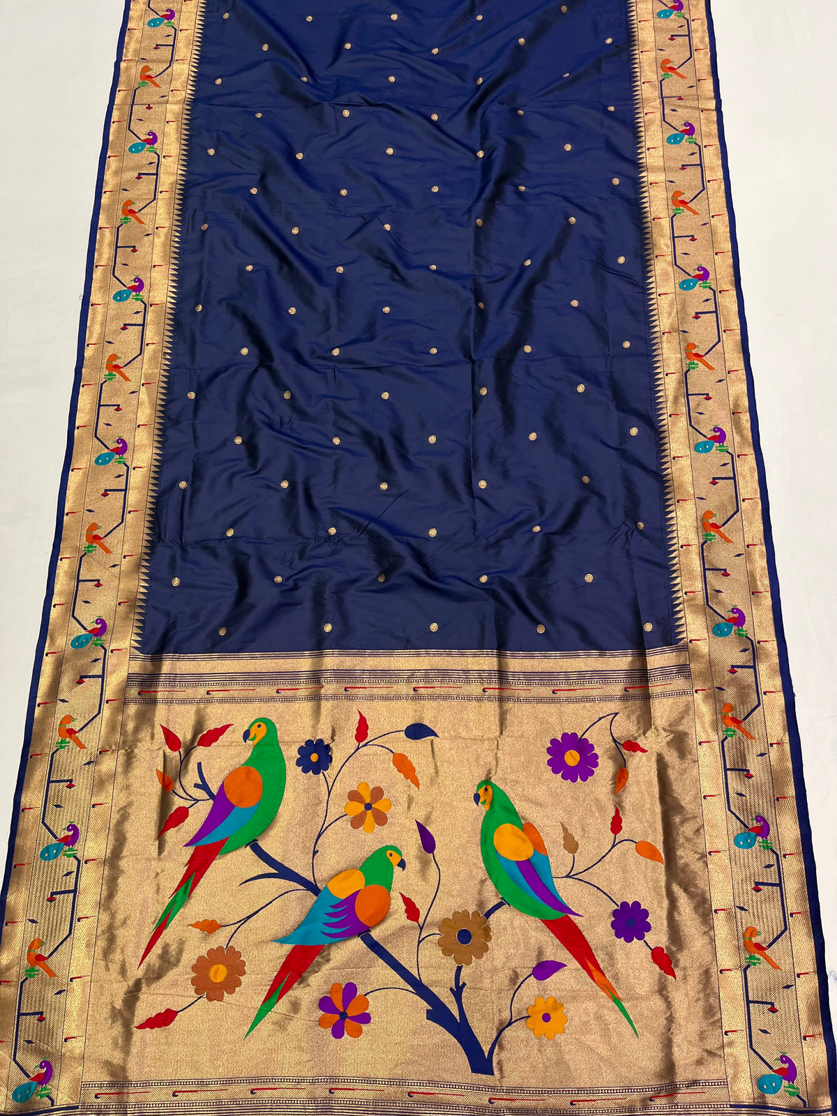 Peacock & parrot border paithani
