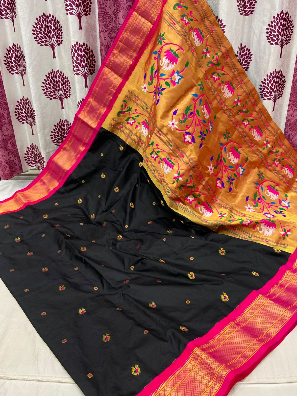 Rajhauns Kadiyal Border Paithani Saree