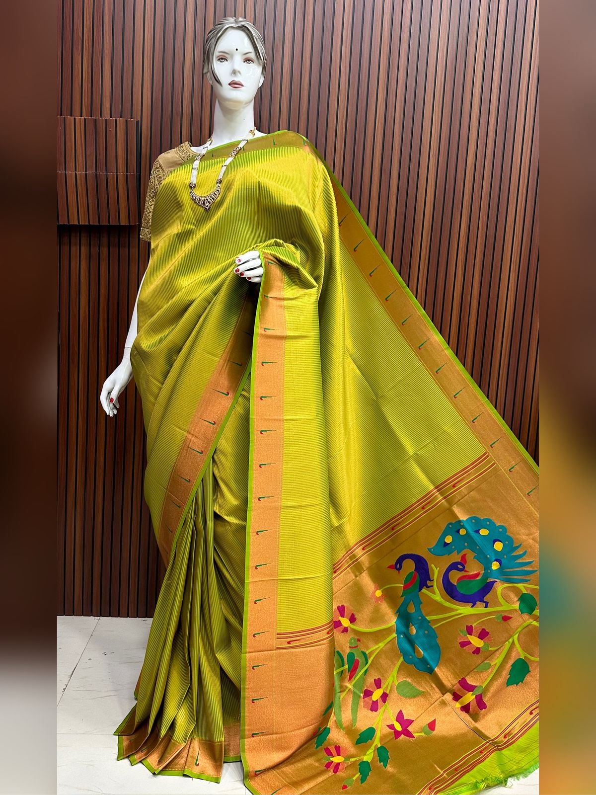 Lining Muniya Paithani Saree