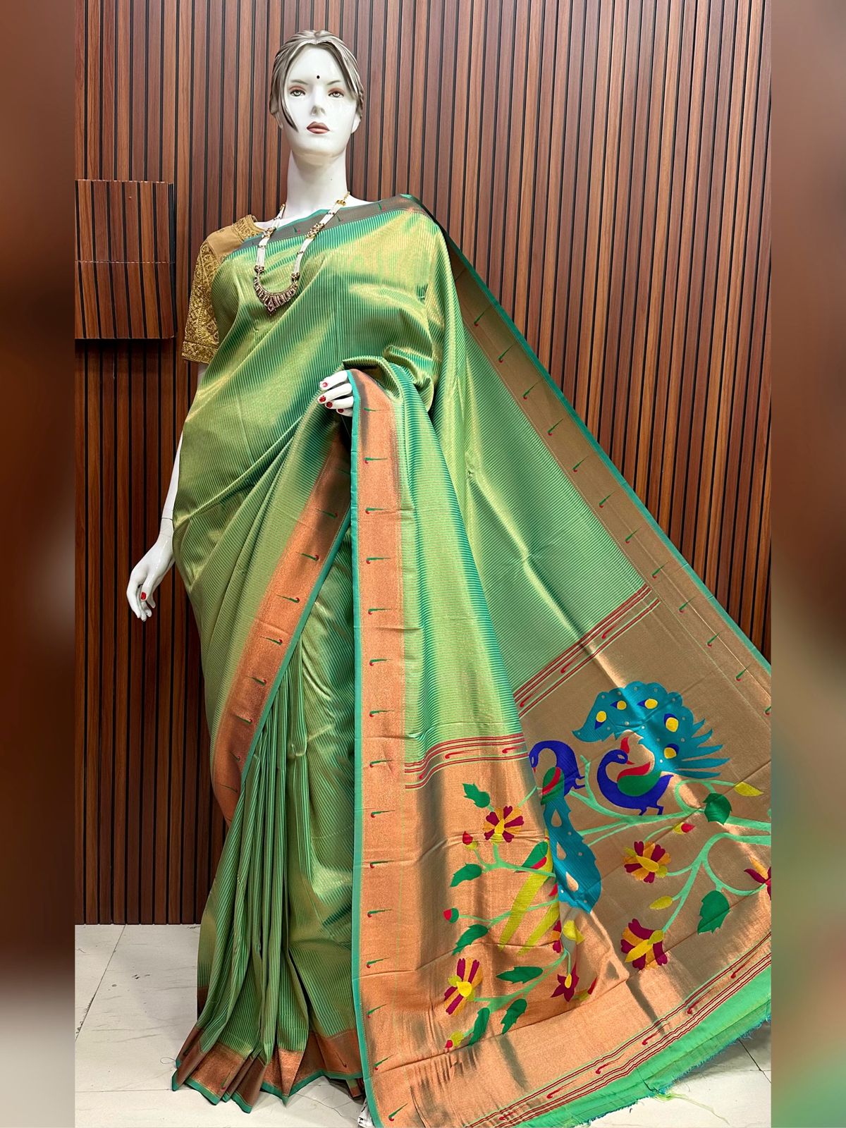 Lining Muniya Paithani Saree