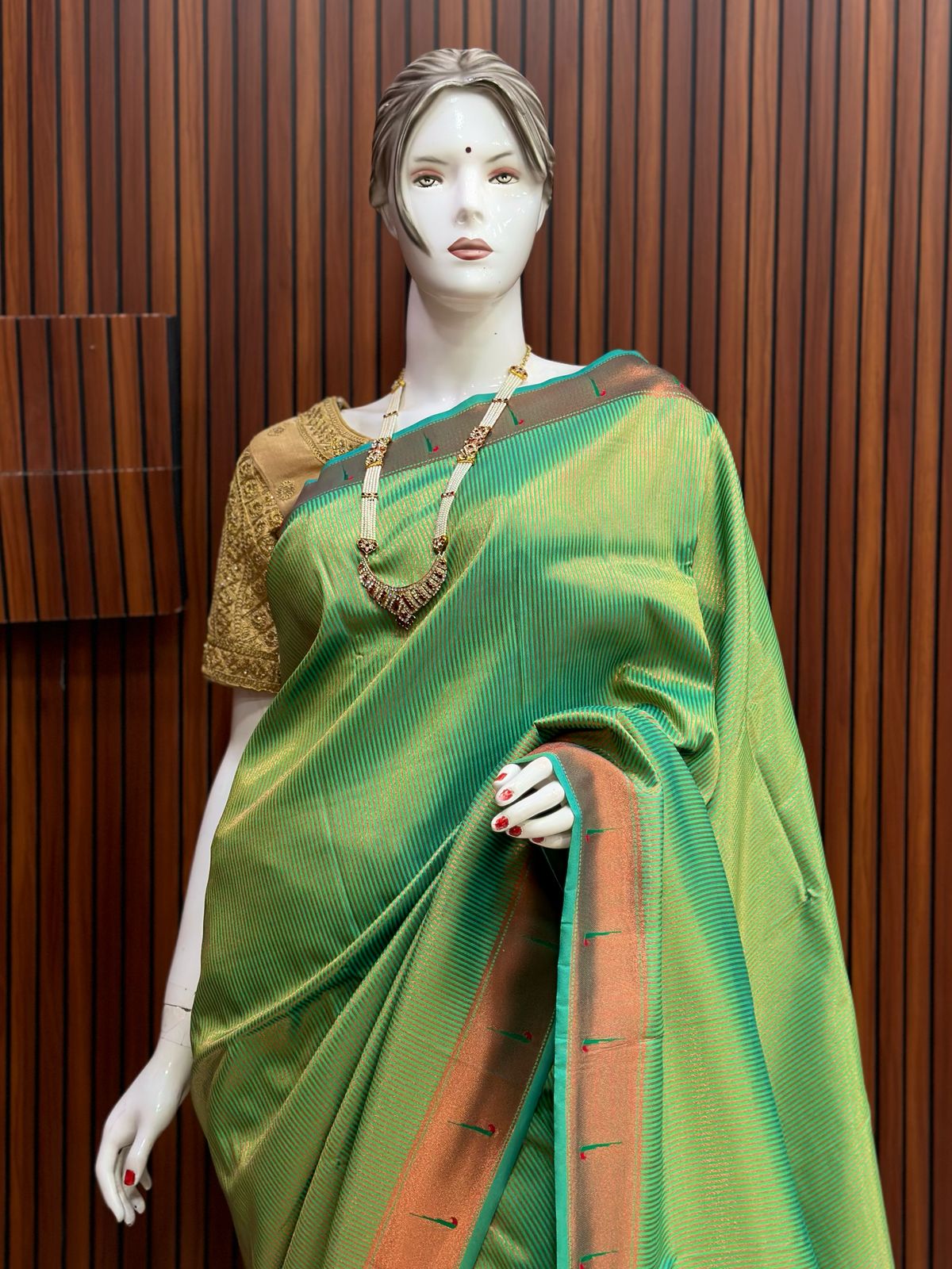 Lining Muniya Paithani Saree
