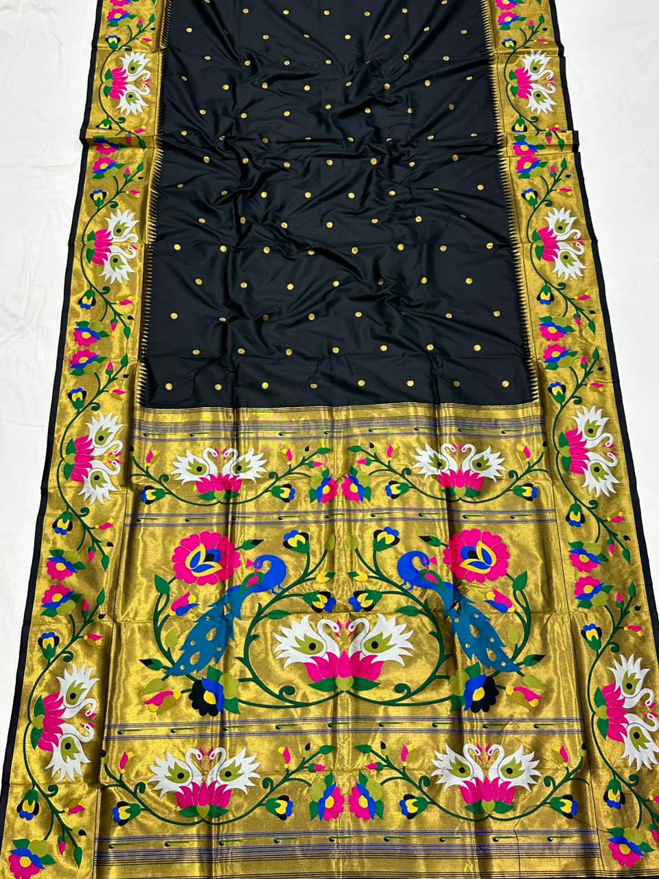 Rajhuns Paithani Saree