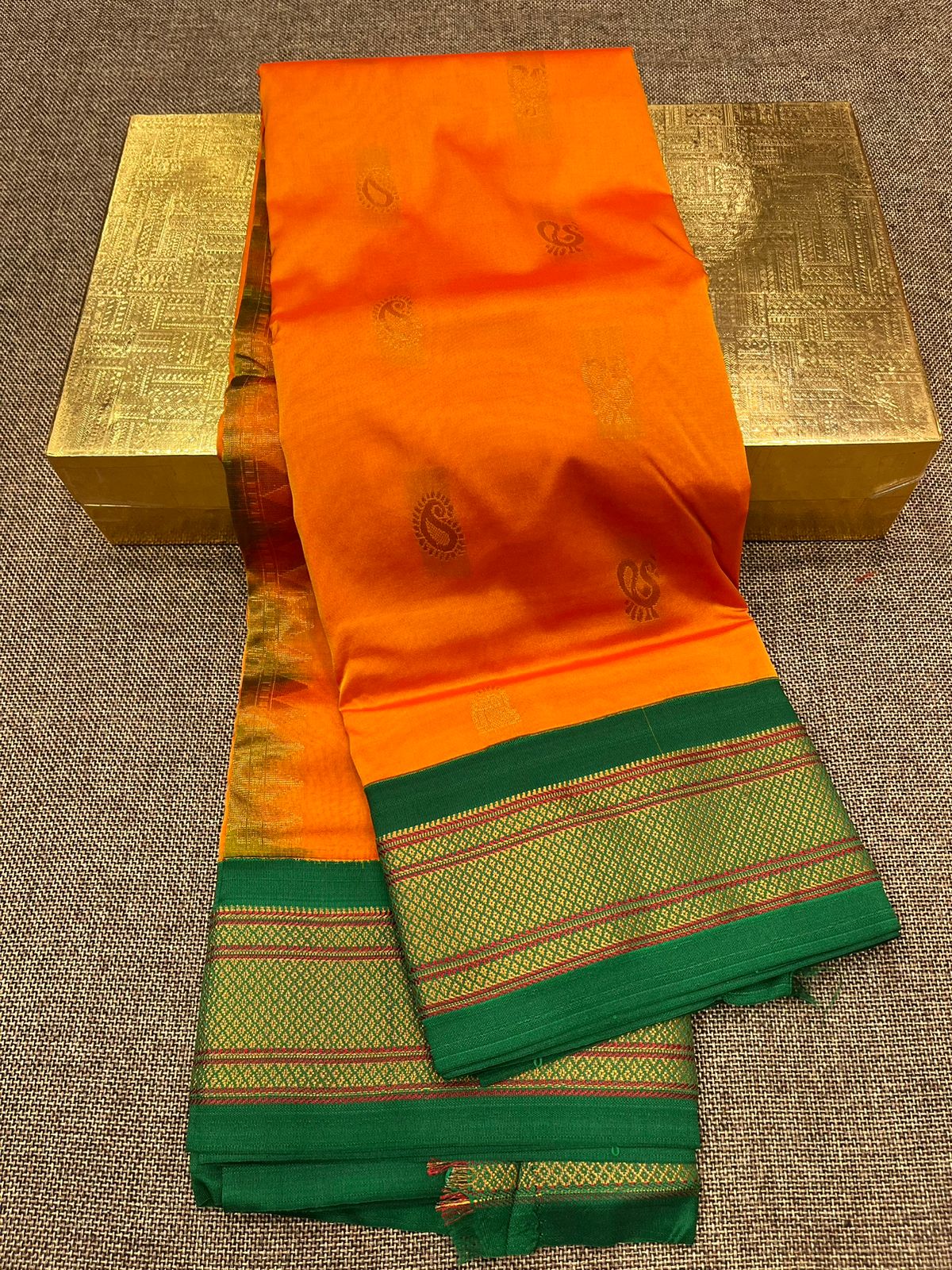 Mango Kadiyal Paithani